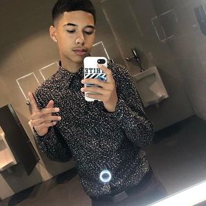 Meet your Posher, Elian